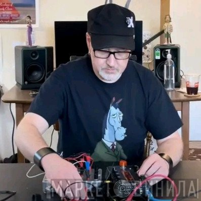 Dan Fox