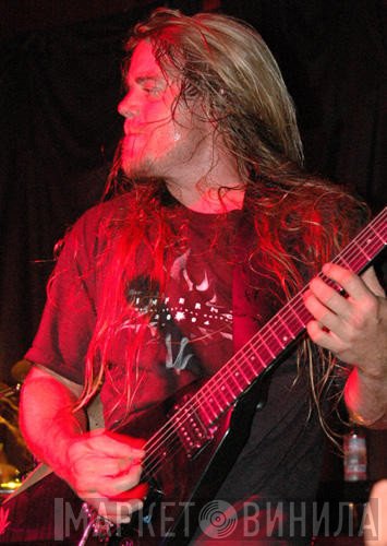 Darren Travis