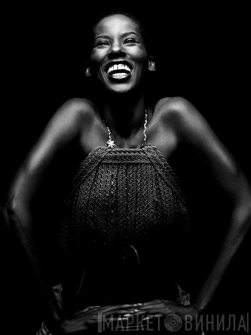 Deni Hines