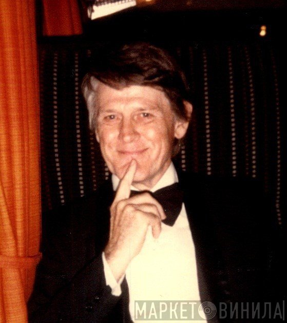 Donal Henahan
