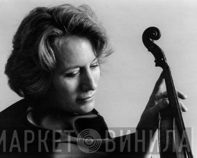 Elizabeth Wallfisch