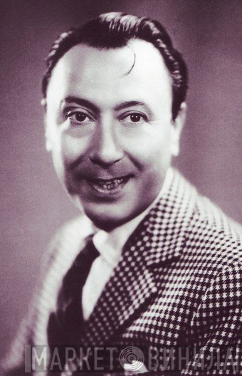 Erminio Macario