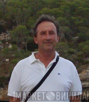Fernando J. Llabres