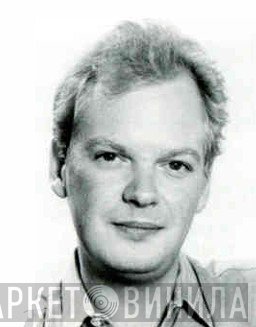 Howard Thompson 
