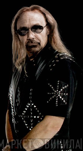 Ian Hill 