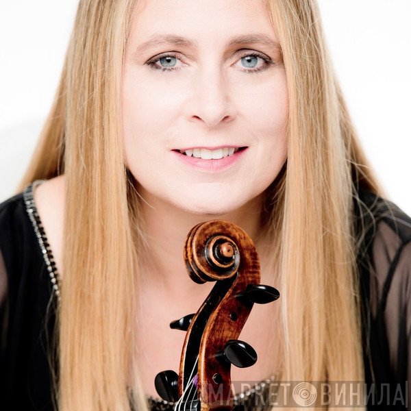 Isabel Charisius