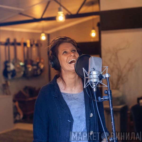 Kasey Chambers