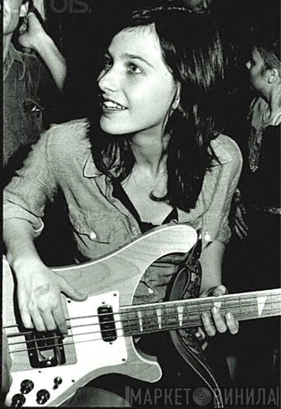 Kira Roessler