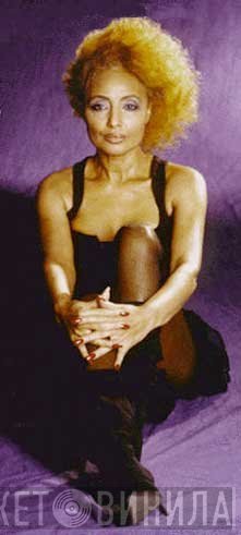 Lara Saint Paul