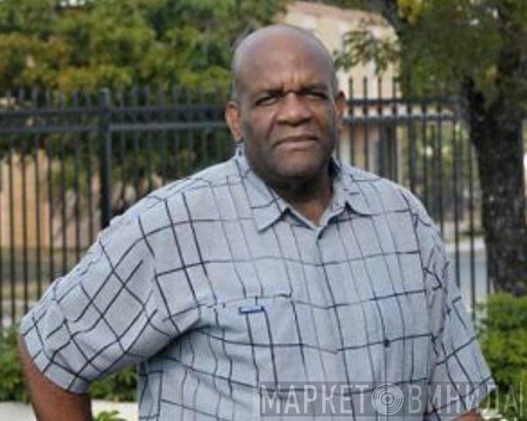 Lloyd Campbell