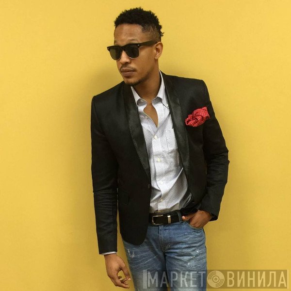 Lovy Longomba 
