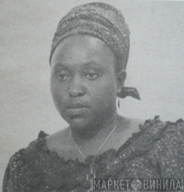 Mai Chi Maraire