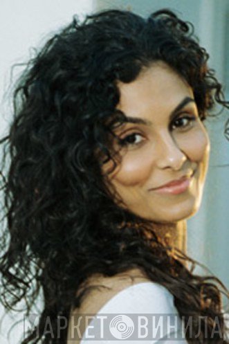 Manuela Testolini