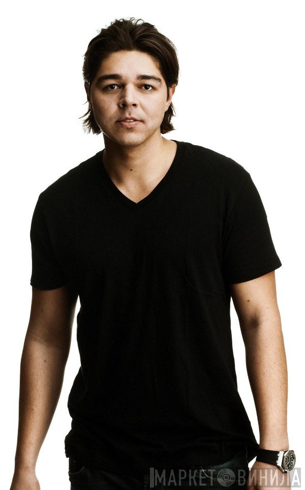 Max Vangeli