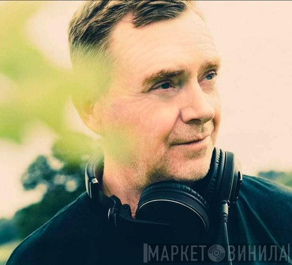 Nick Warren