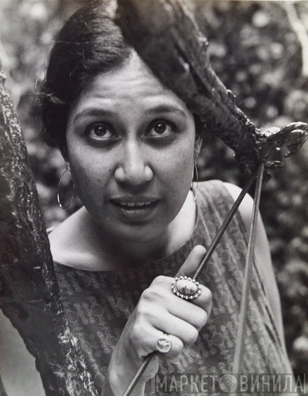 Norma Tanega
