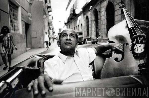 Orlando "Cachaíto" López