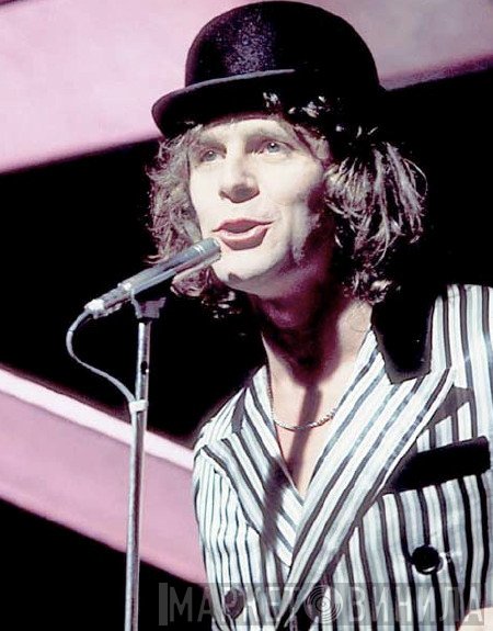 Paul Nicholas