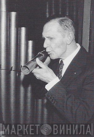 Ralph Downes