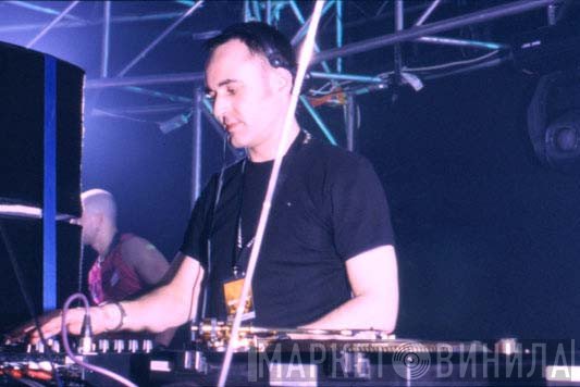 Robbie Nelson