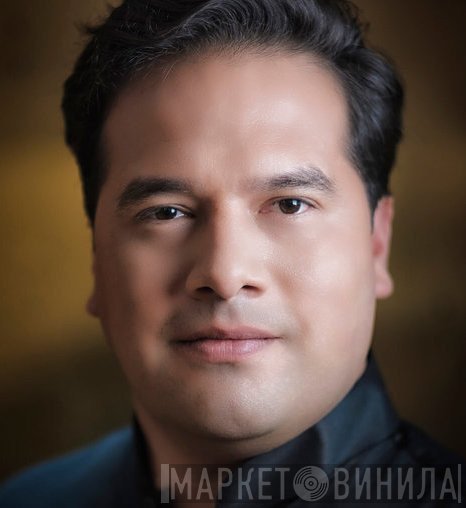 Robert Treviño