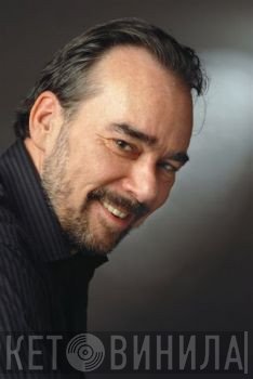 Roderick Earle
