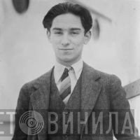 Roger Wolfe Kahn