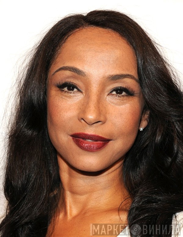 Sade Adu