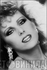 Shelly West