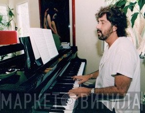 Shuki Levy