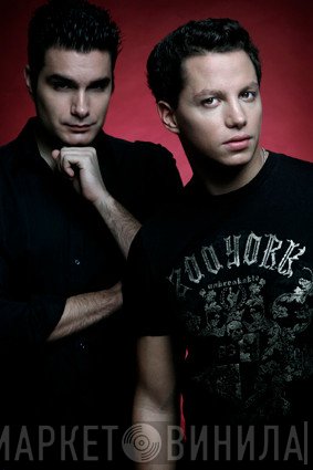 Simon & Shaker