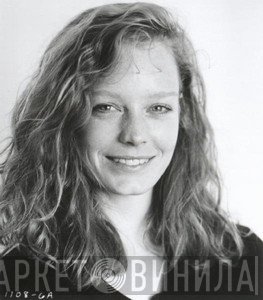 Suzy Amis