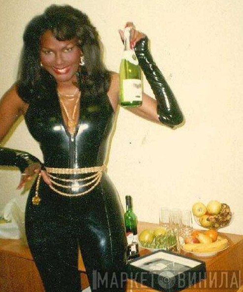 Sweet Pussy Pauline