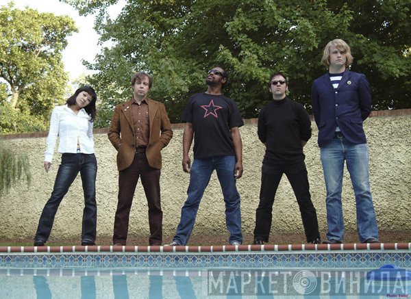 The Dirtbombs
