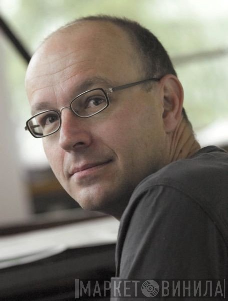 Thomas Larcher