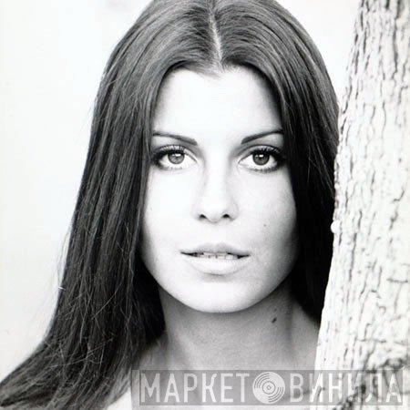Tina Sinatra