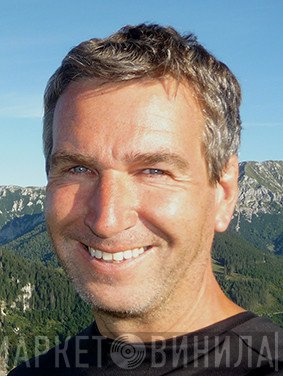 Tom Büscher 