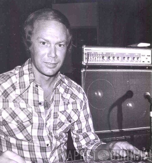 Tom Brumley