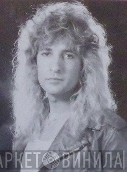Tony Cavazo