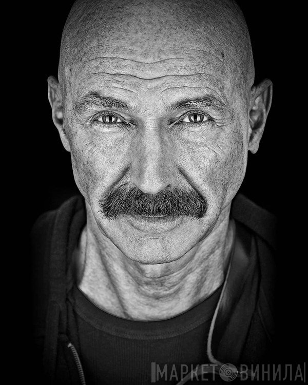 Tony Levin