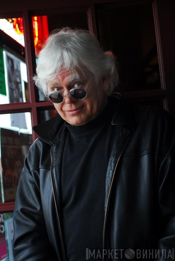Walter Egan