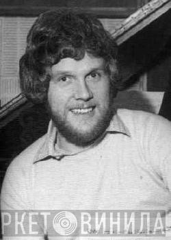 Wayne Bickerton