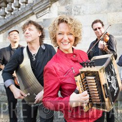 Zydeco Annie & The Swamp Cats
