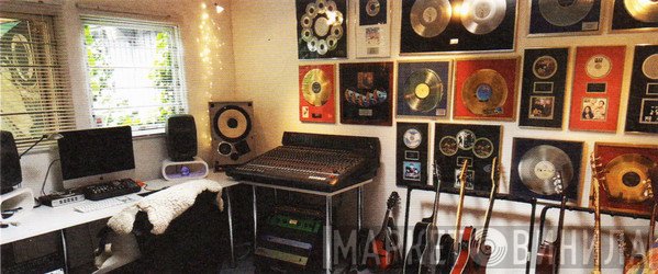 Badcat Studios - Винил CD и Кассеты лейбла Badcat Studios на сайте МаркетВинила