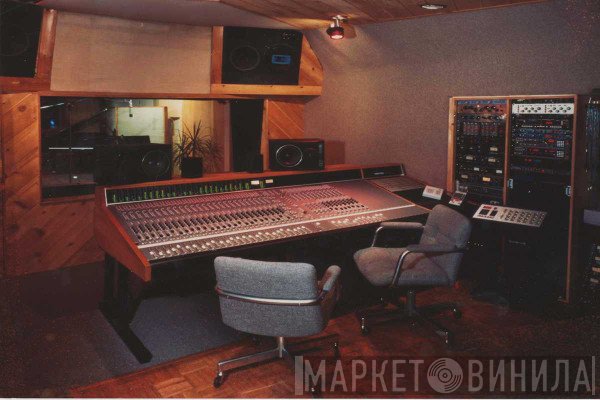 Eastern Artists Recording Studio - Винил CD и Кассеты лейбла Eastern Artists Recording Studio на сайте МаркетВинила