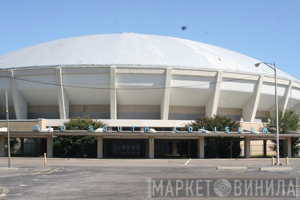 Mid-South Coliseum-Memphis, Tennessee - Винил CD и Кассеты лейбла Mid-South Coliseum-Memphis, Tennessee на сайте МаркетВинила