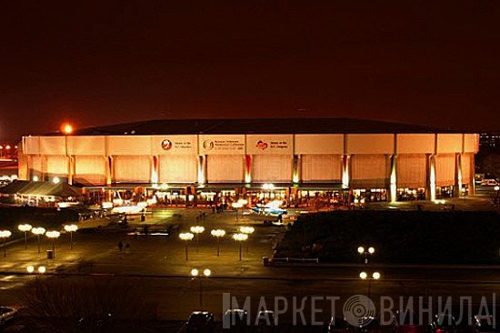 Nassau Coliseum - Винил CD и Кассеты лейбла Nassau Coliseum на сайте МаркетВинила
