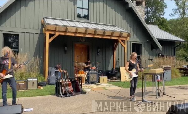 Old Green Barn - Винил CD и Кассеты лейбла Old Green Barn на сайте МаркетВинила