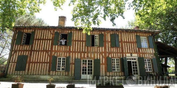 Studio Du Manoir - Винил CD и Кассеты лейбла Studio Du Manoir на сайте МаркетВинила