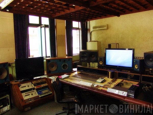 Studio V PGP RTB - Винил CD и Кассеты лейбла Studio V PGP RTB на сайте МаркетВинила